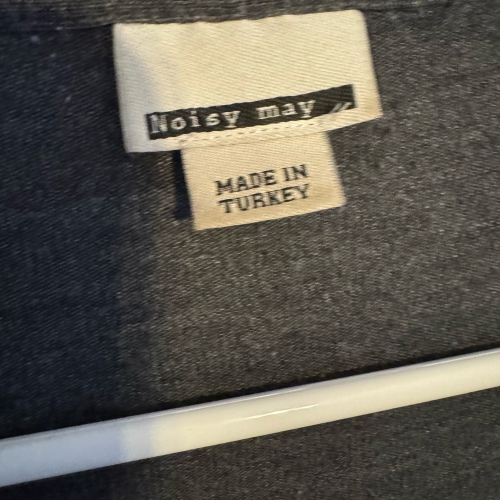 Noisy may Gray Duster - Picture 3 of 3